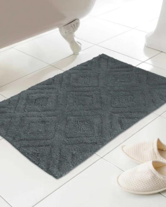 Luxury Bathroom Mat Diamond Pattern 46 x 76 cm Assorted Colours