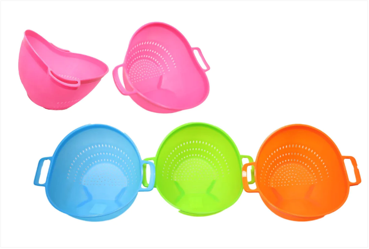 Kitchen Multipurpose Use Strainer Drainer Plastic 3 Colours 22cm x 18cm