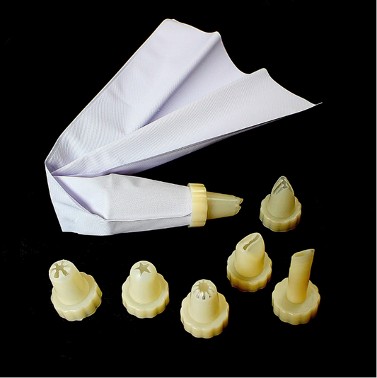 Standard Icing Bag Attached With 7 Nozzles