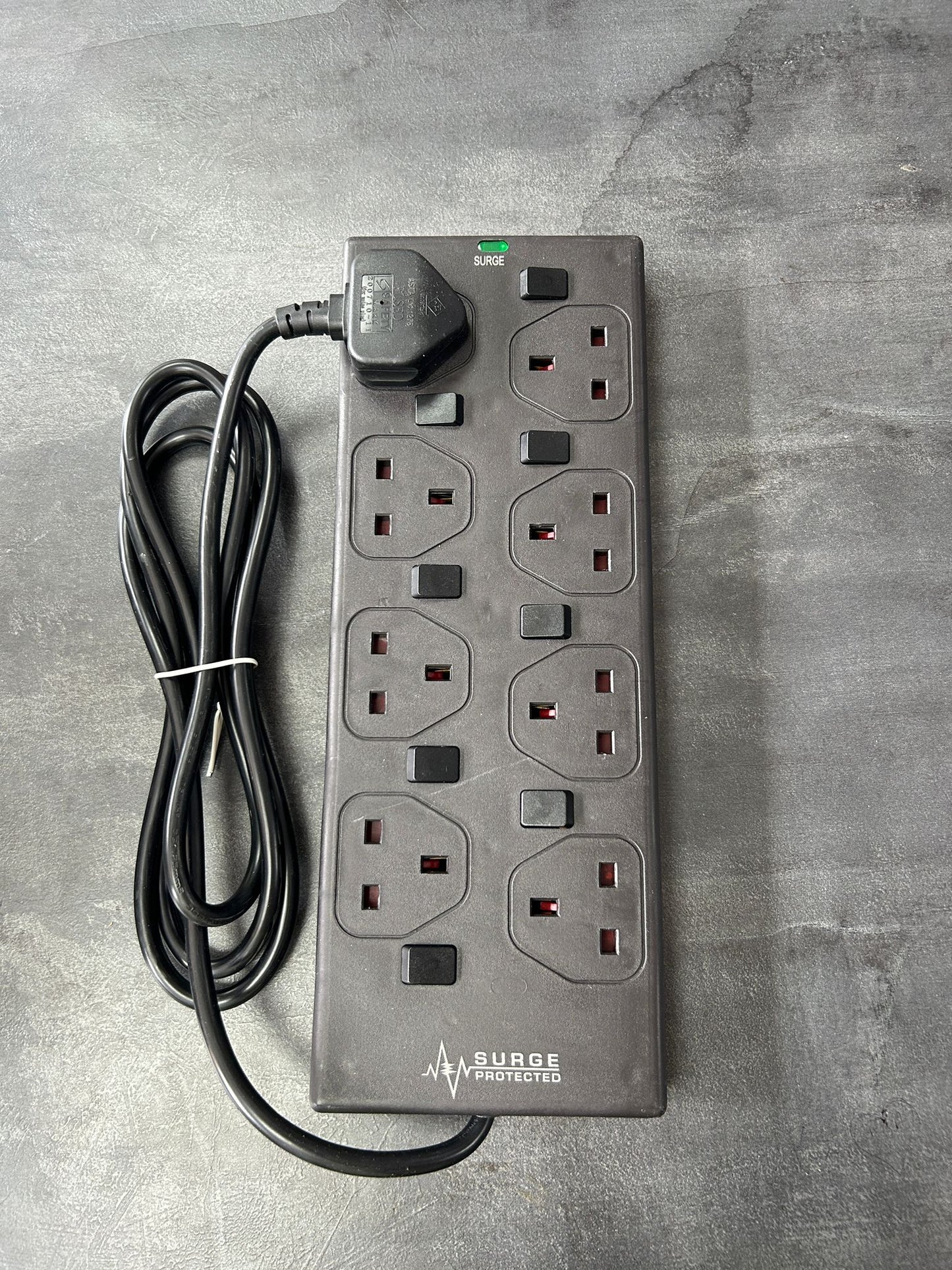 Switched Individually Extension 8Sockets 2M Lead 13Amp